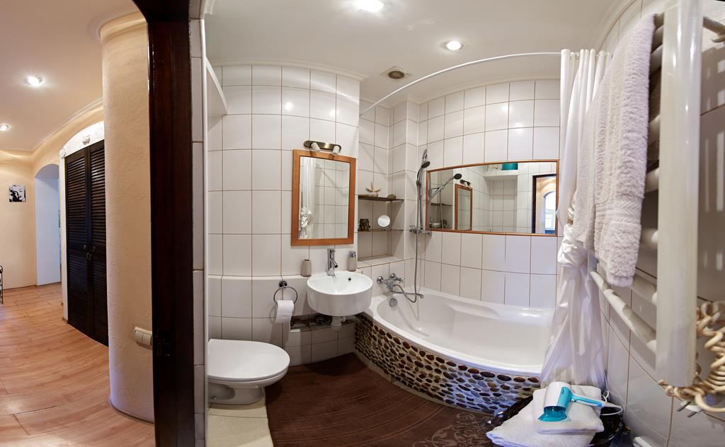 Babylon Apartments On Petliury Street รีฟเน ภายนอก รูปภาพ