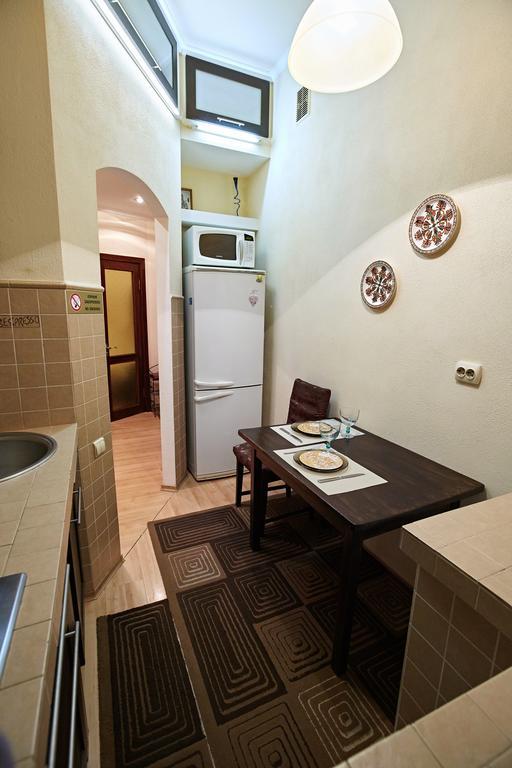 Babylon Apartments On Petliury Street รีฟเน ภายนอก รูปภาพ
